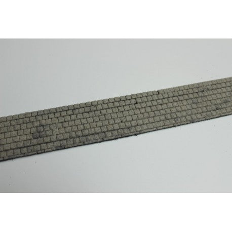 H0 (1:87) Gehweg mit Beton-/Terrazzoplatten, gealtert