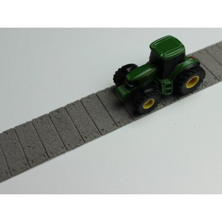 TT (1:120) Behelfsweg Betonplatten