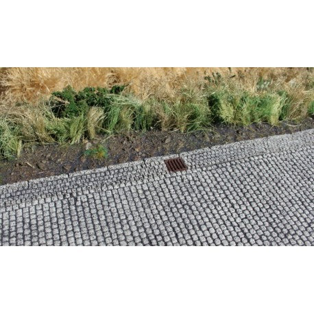 (Spur0) 2 x Rinnsteine mit 4 Pflasterreihen