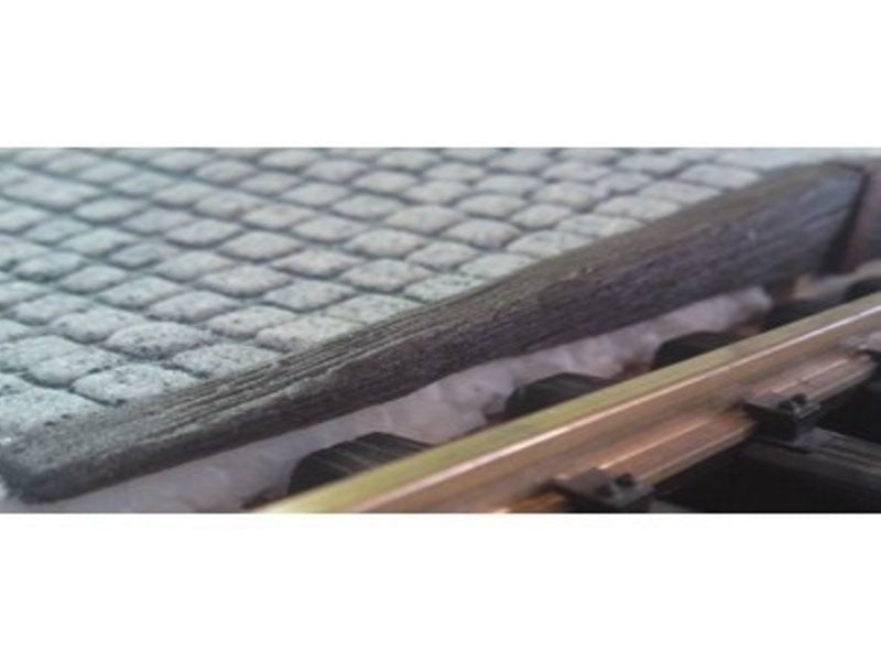 Bahnsteigkante Holzschwellen, Schräge links (1:22,5)